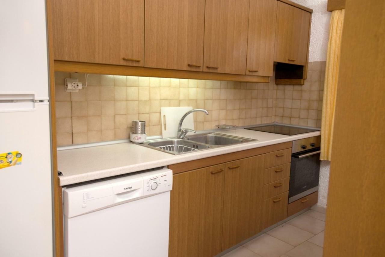 Houmeli Maisonettes & Apartments カラマキ エクステリア 写真