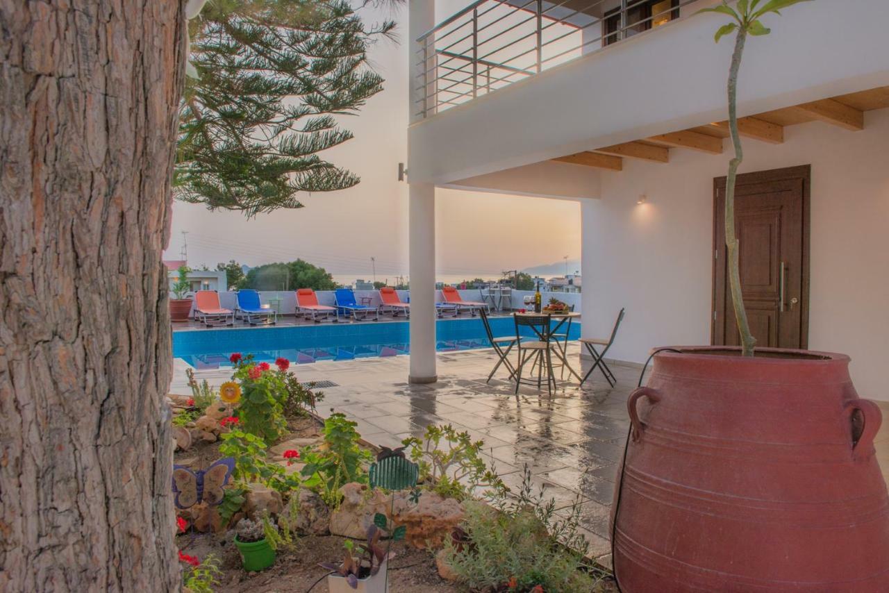 Houmeli Maisonettes & Apartments カラマキ エクステリア 写真